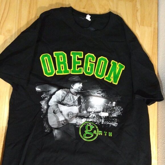 Garth Brooks Stadium Tour Oregon T-Shirt - Picture 1 of 8